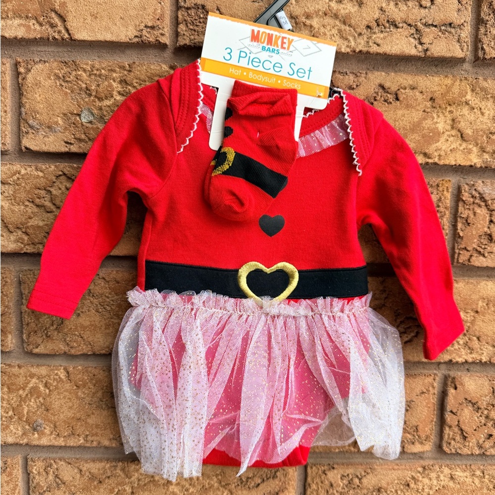 • 4/$25- Monkey‎ Bars Santa Tutu Christmas 3 Piece Outfit